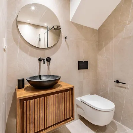 La Maestranza Luxury Views Nueva Andalucia * 马尔韦利亚