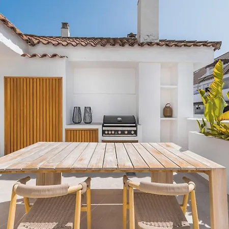 La Maestranza Luxury Views Nueva Andalucia Apartment