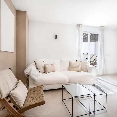 La Maestranza Luxury Views Nueva Andalucia Apartment *